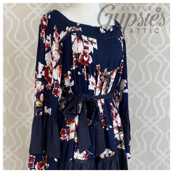 POL Floral Swing and Bell Sleeve Dress - Picture 3 of 13